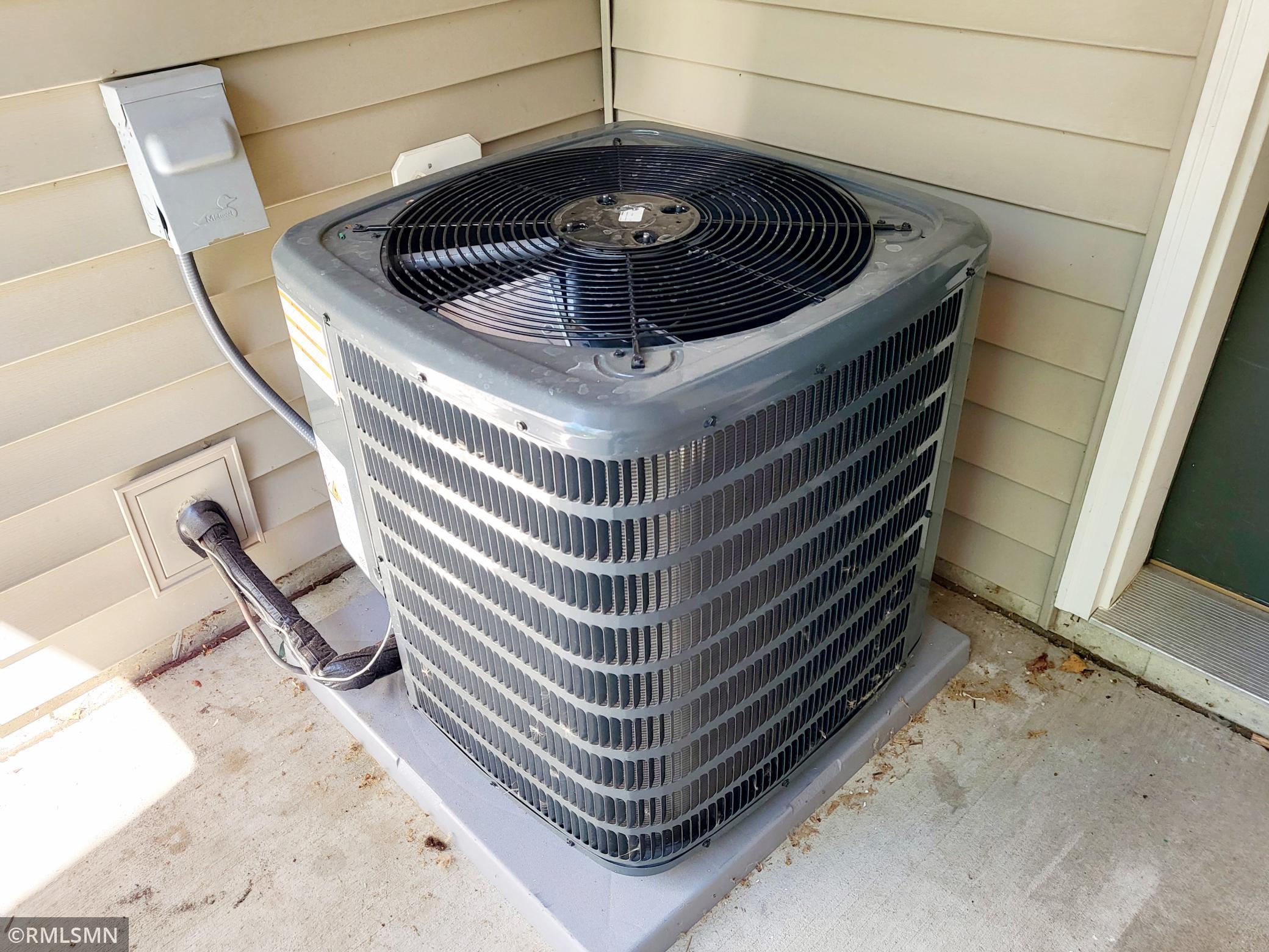 4980 Garland Court North, Unit G Plymouth, MN 55446 - Photo 17 of 25