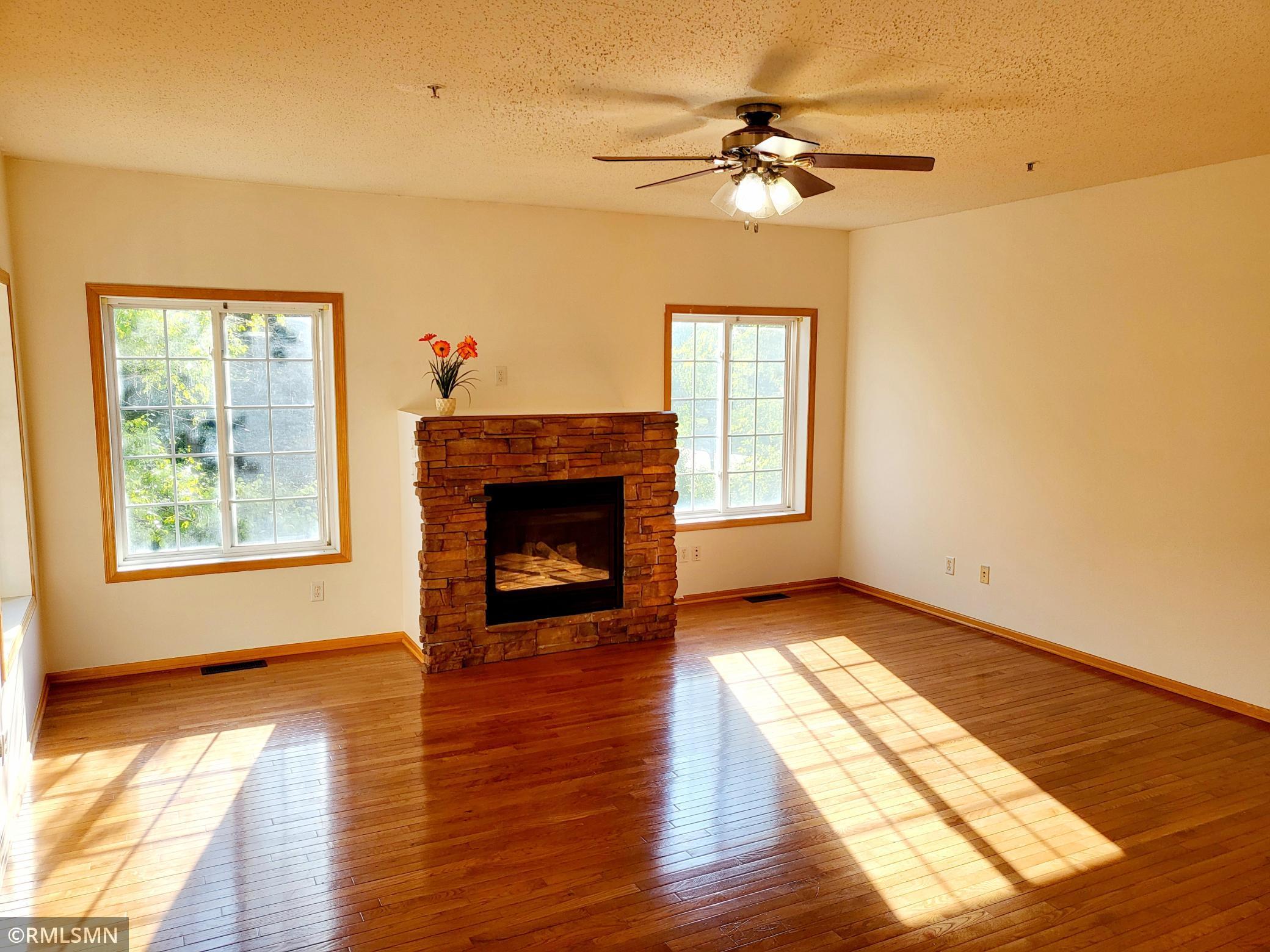 4980 Garland Court North, Unit G Plymouth, MN 55446 - Photo 3 of 25