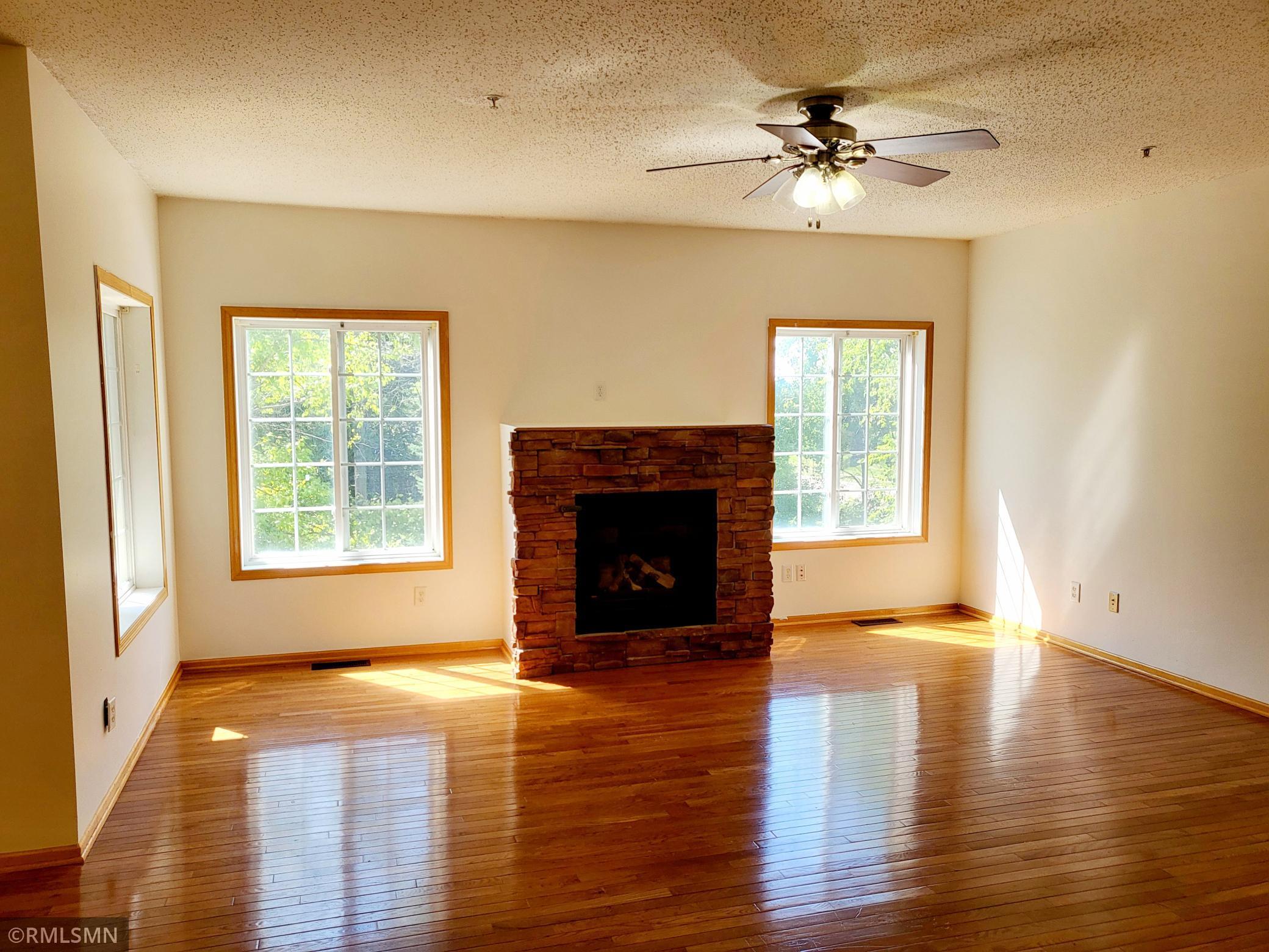 4980 Garland Court North, Unit G Plymouth, MN 55446 - Photo 4 of 25