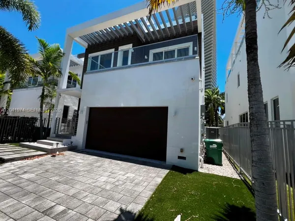 $21,000 | 18975 Atlantic Boulevard, Unit 18975, Sunny Isles Beach, FL 33160