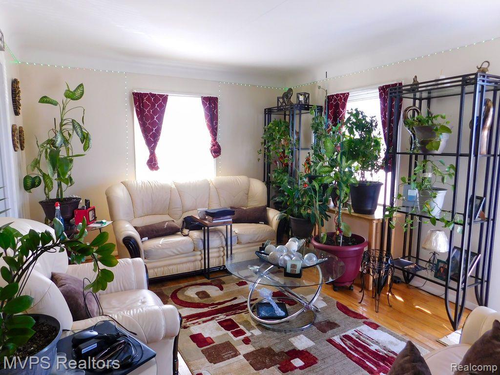 20467 Moross Road Detroit, MI 48224 - Photo 4 of 13
