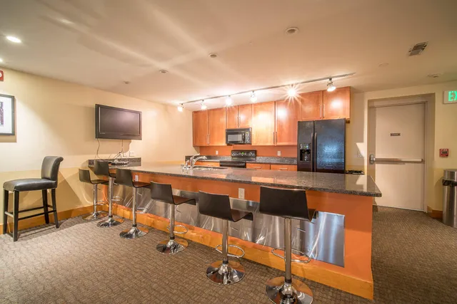 $236,900 | 1550 East Royall Place, Unit 511, Milwaukee, WI 53202