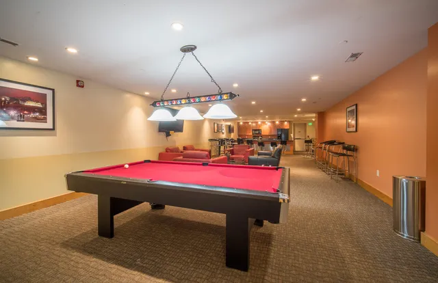 $236,900 | 1550 East Royall Place, Unit 511, Milwaukee, WI 53202