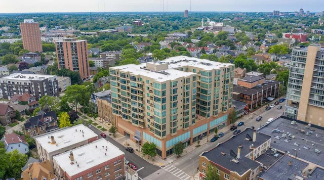 $236,900 | 1550 East Royall Place, Unit 511, Milwaukee, WI 53202