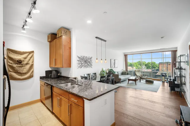 $236,900 | 1550 East Royall Place, Unit 511, Milwaukee, WI 53202