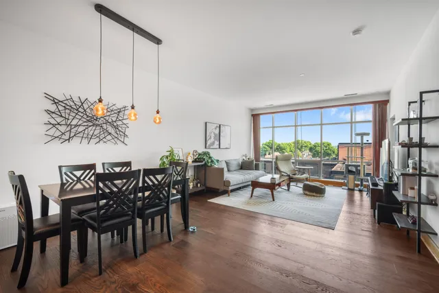 $236,900 | 1550 East Royall Place, Unit 511, Milwaukee, WI 53202