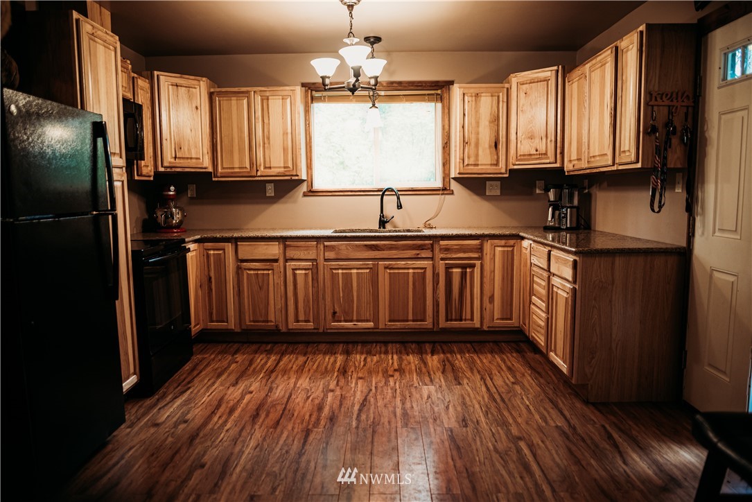 81 West Satko Glen Road Elma, WA 98541 - Photo 9 of 26 Gallery Image 9