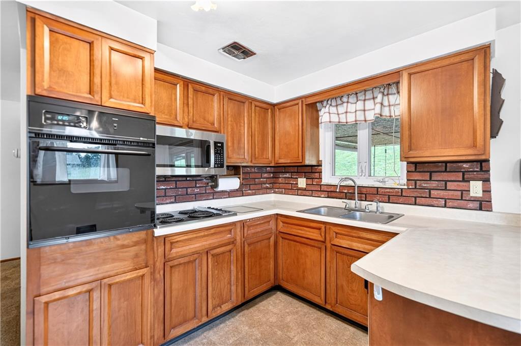 27 Barnhart Road Greensburg, PA 15601 - Photo 16 of 47