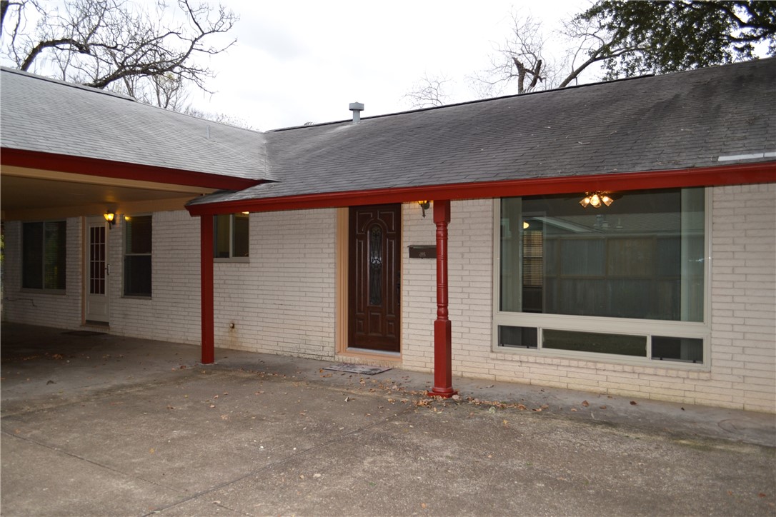 1912 Ridgemont Drive Austin, TX 78723 - Photo 4 of 28 a backyard of a house