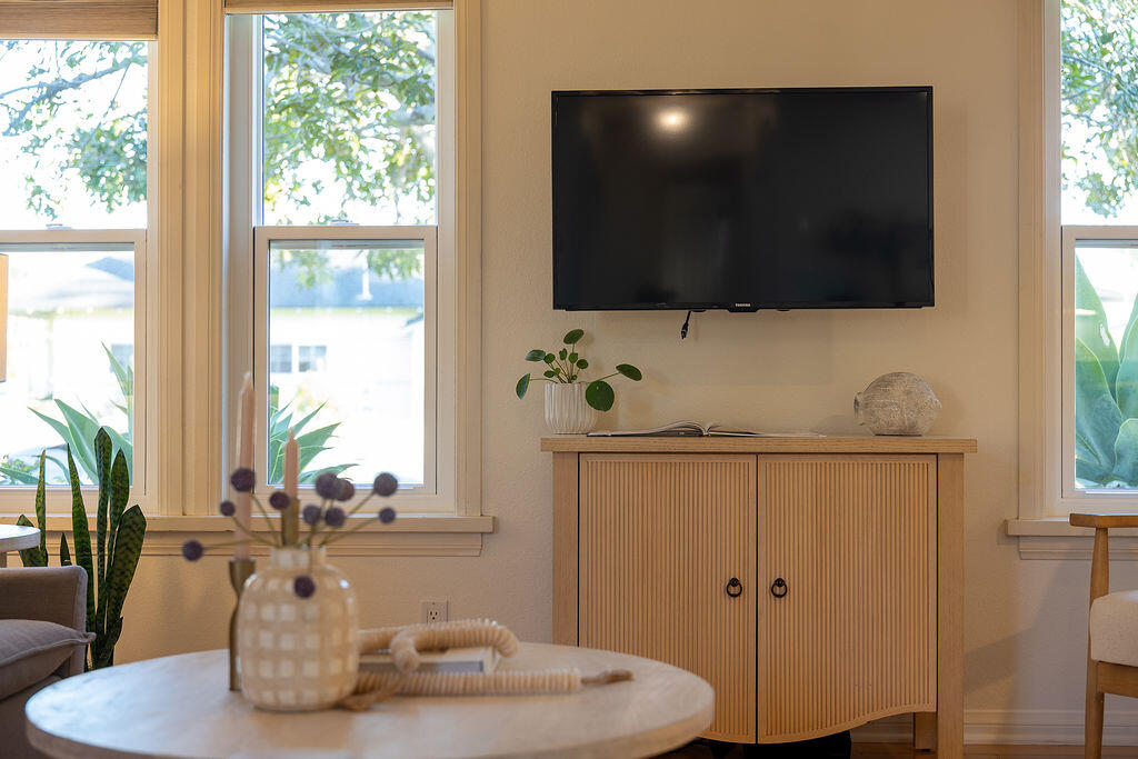 635 Elm Avenue, Unit 1 Carpinteria, CA 93013 - Photo 23 of 36 635Elm_0225