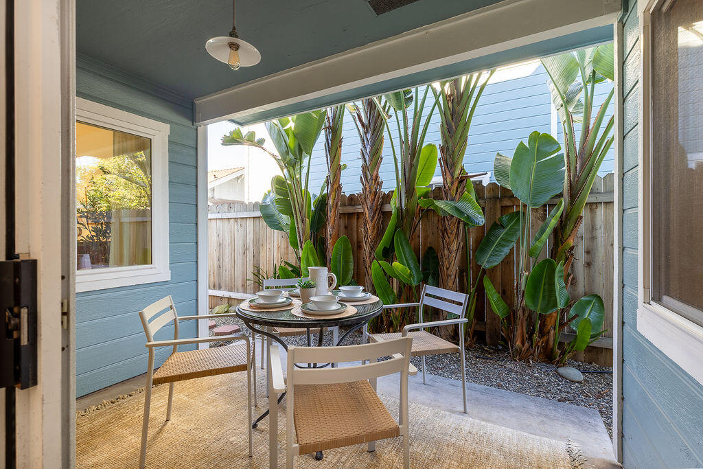 635 Elm Avenue, Unit 1 Carpinteria, CA 93013 - Photo 9 of 36 635Elm_0068-Edit