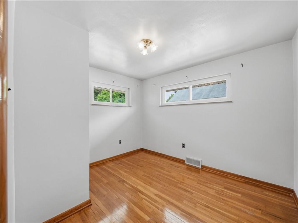 606 Golf Course Road Aliquippa, PA 15001 - Photo 15 of 31