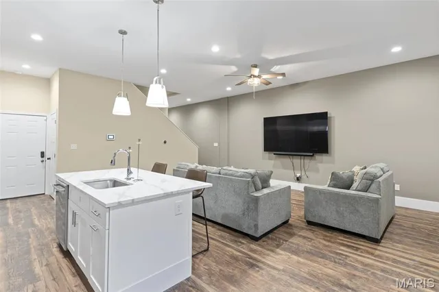 $3,250 | 5424 Delmar Boulevard, St. Louis, MO 63112