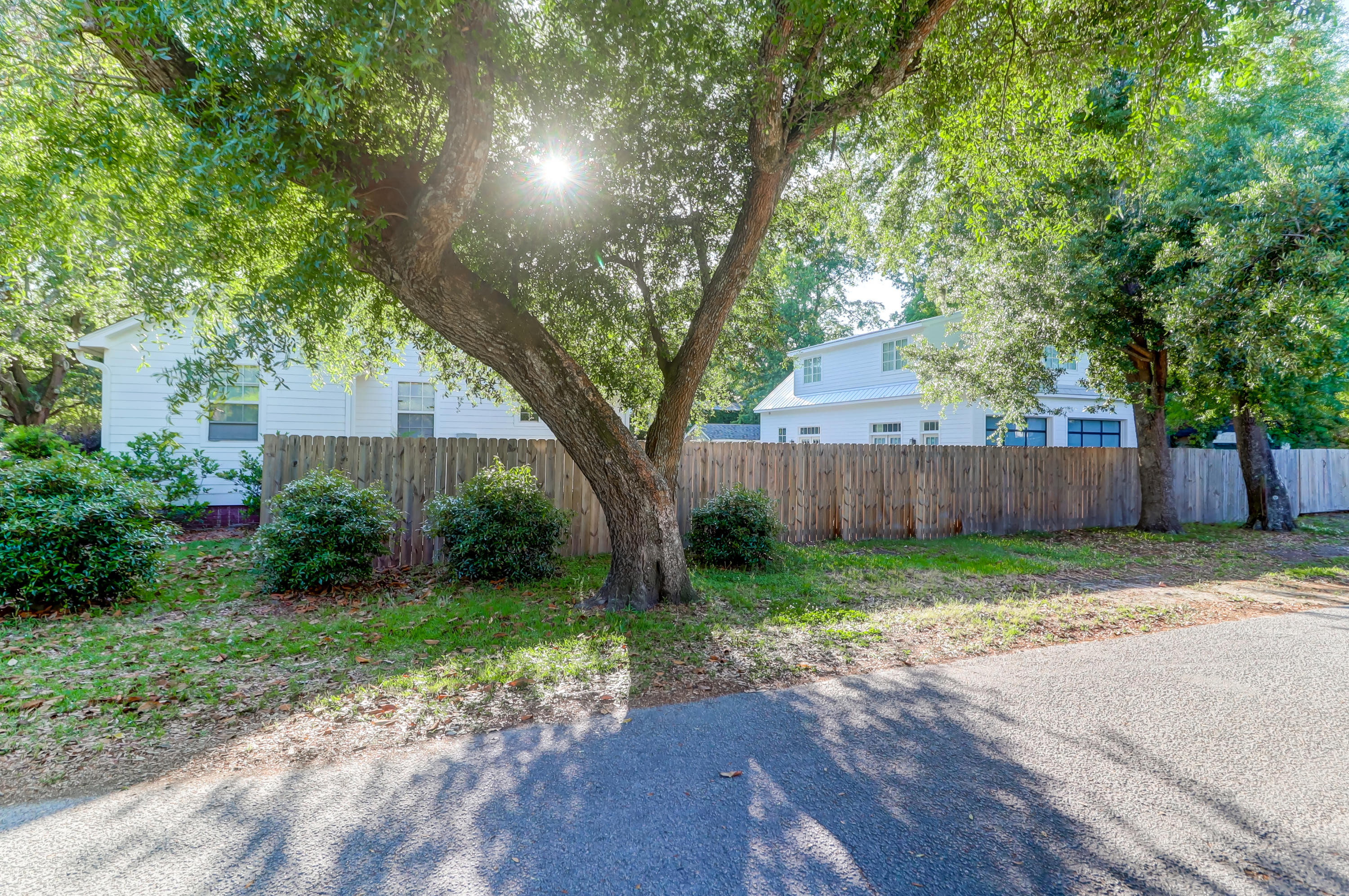 2104 Medway Road Charleston, SC 29412 - Photo 3 of 29 2104 Medway (27)