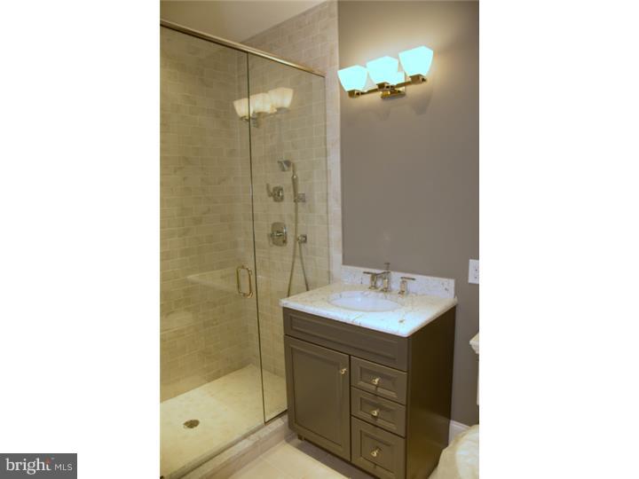 1005 Derwydd Lane Berwyn, PA 19312 - Photo 15 of 25 Bathroom