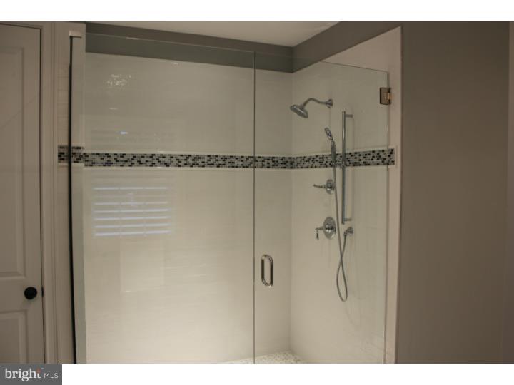 1005 Derwydd Lane Berwyn, PA 19312 - Photo 18 of 25 Bathroom