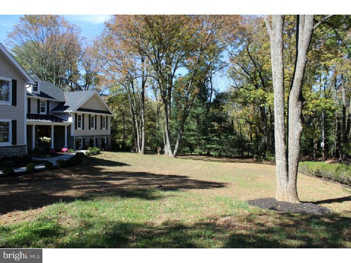 1005 Derwydd Lane Berwyn, PA 19312 - Photo 22 of 25 Front Yard