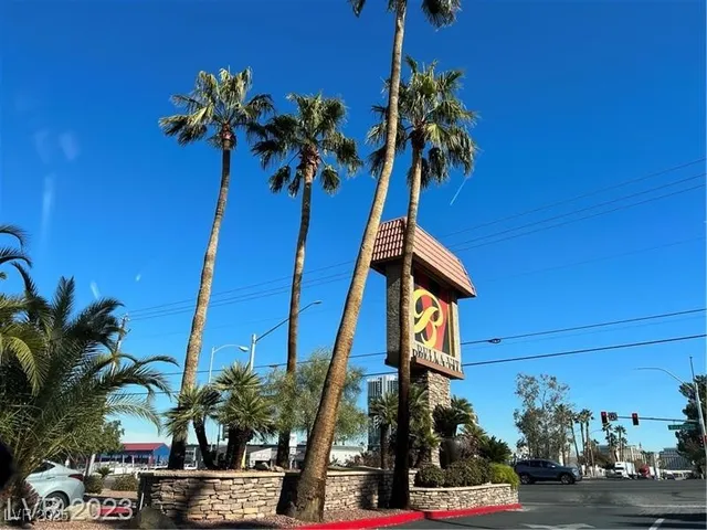 $1,000 | 5295 Indian River Drive, Unit 316, Las Vegas, NV 89103