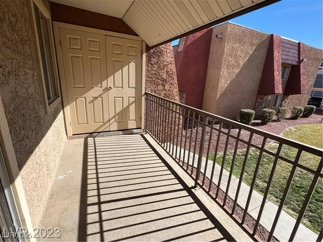 $1,000 | 5295 Indian River Drive, Unit 316, Las Vegas, NV 89103
