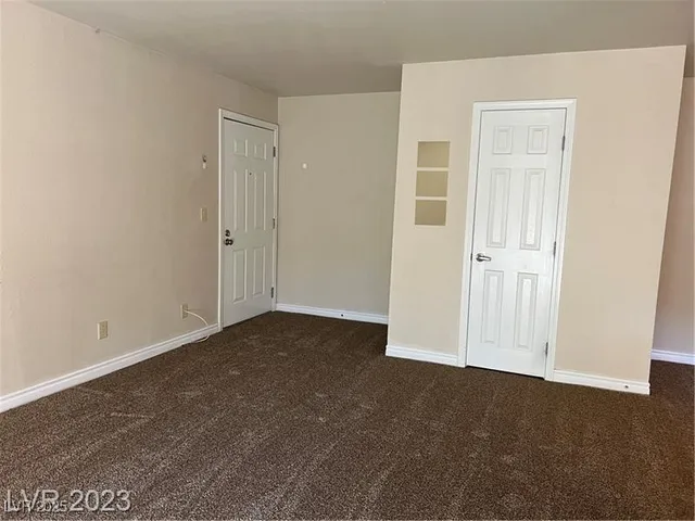 $1,000 | 5295 Indian River Drive, Unit 316, Las Vegas, NV 89103