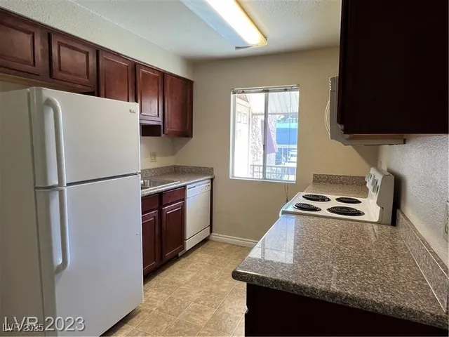 $1,000 | 5295 Indian River Drive, Unit 316, Las Vegas, NV 89103