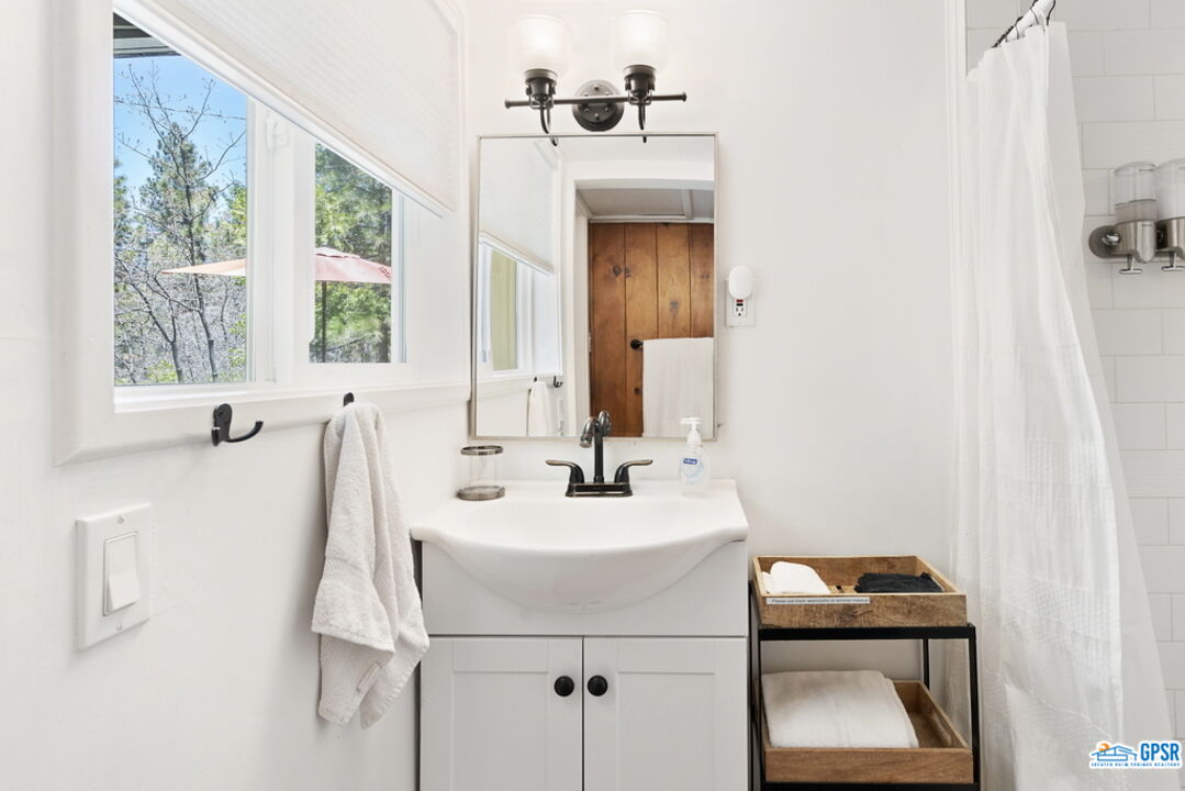 53455 Middleridge Drive Idyllwild, CA 92549 - Photo 10 of 32