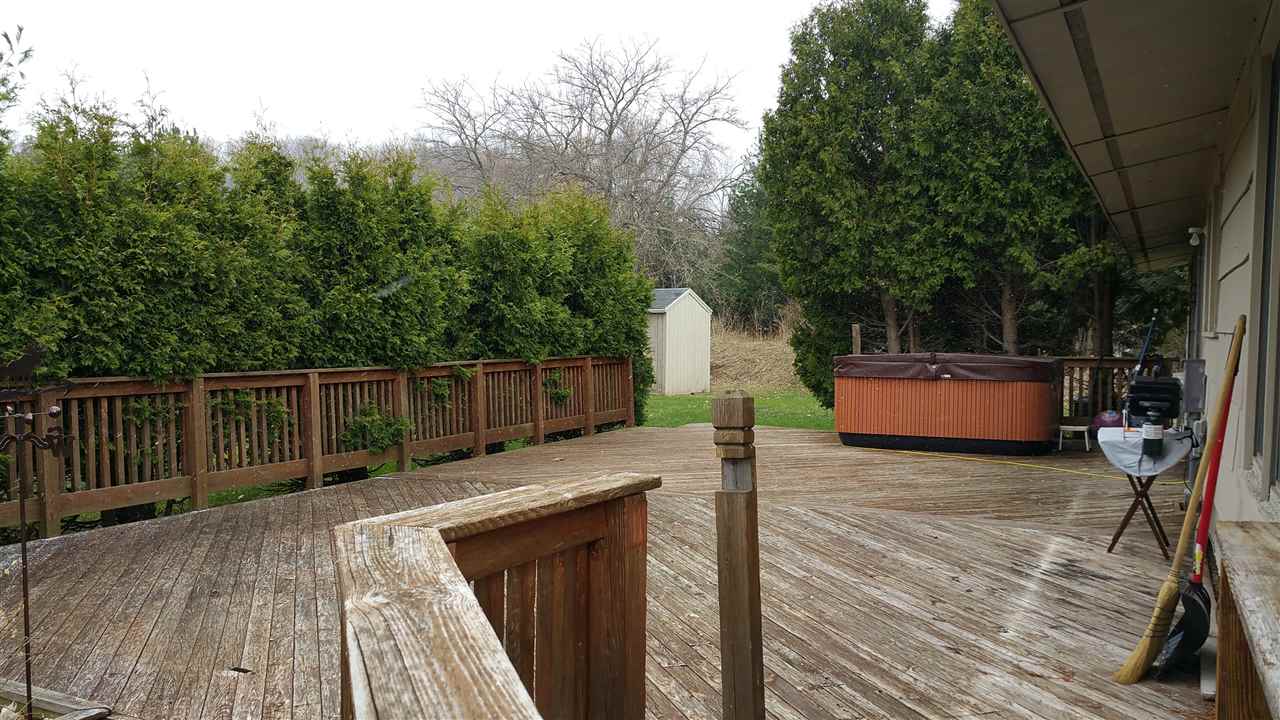 2990 Silver Lake Road Traverse City, MI 49685 - Photo 8 of 38 1815155-7.JPG