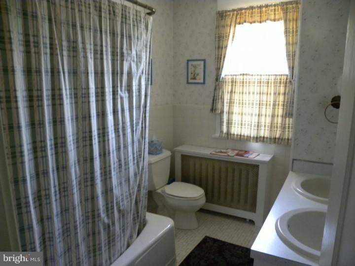 204 Rutledge Avenue Rutledge, PA 19070 - Photo 20 of 25 Bathroom