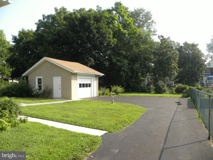204 Rutledge Avenue Rutledge, PA 19070 - Photo 24 of 25 View in Back