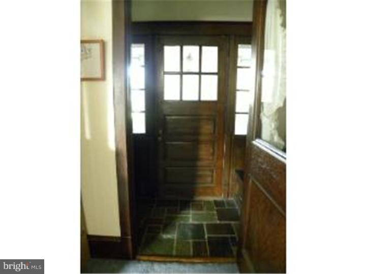 204 Rutledge Avenue Rutledge, PA 19070 - Photo 5 of 25 Foyer