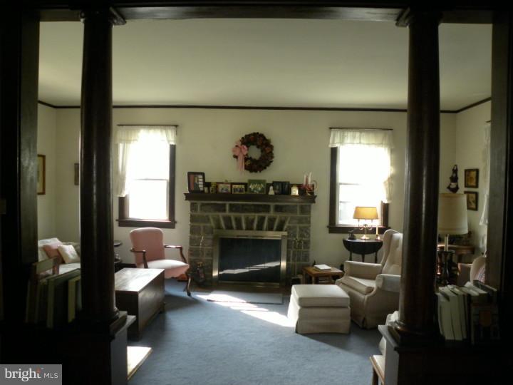 204 Rutledge Avenue Rutledge, PA 19070 - Photo 6 of 25 Living Room