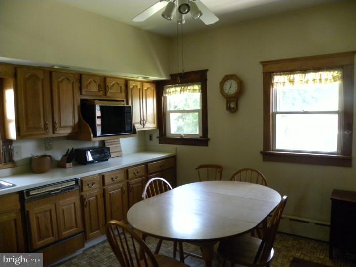 204 Rutledge Avenue Rutledge, PA 19070 - Photo 9 of 25 Kitchen