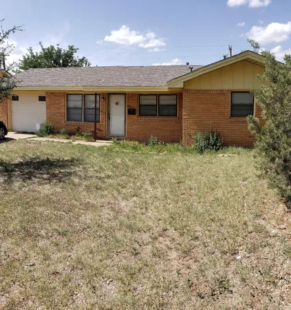 $1,300 | 4906 6th Street, Lubbock, TX 79416