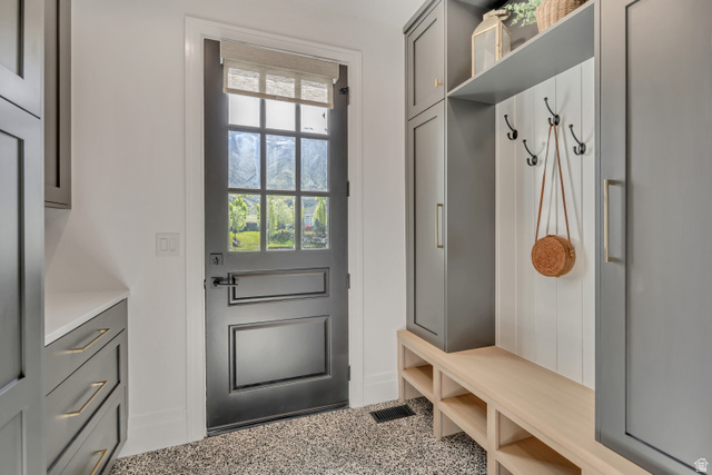 1720 Hillcrest Circle Mapleton, UT 84664 - Photo 52 of 116 View of mudroom