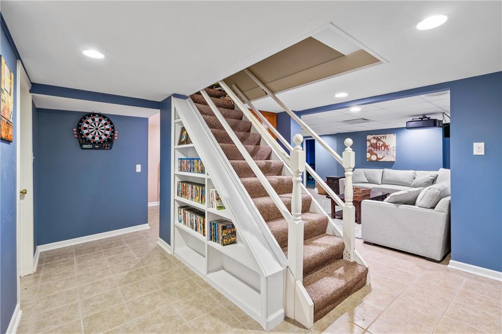 1393 Washington Road Pittsburgh, PA 15228 - Photo 18 of 25 Gallery Image 18