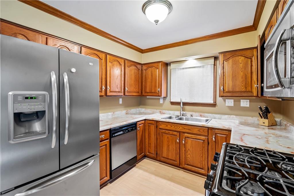 1393 Washington Road Pittsburgh, PA 15228 - Photo 5 of 25 Gallery Image 5