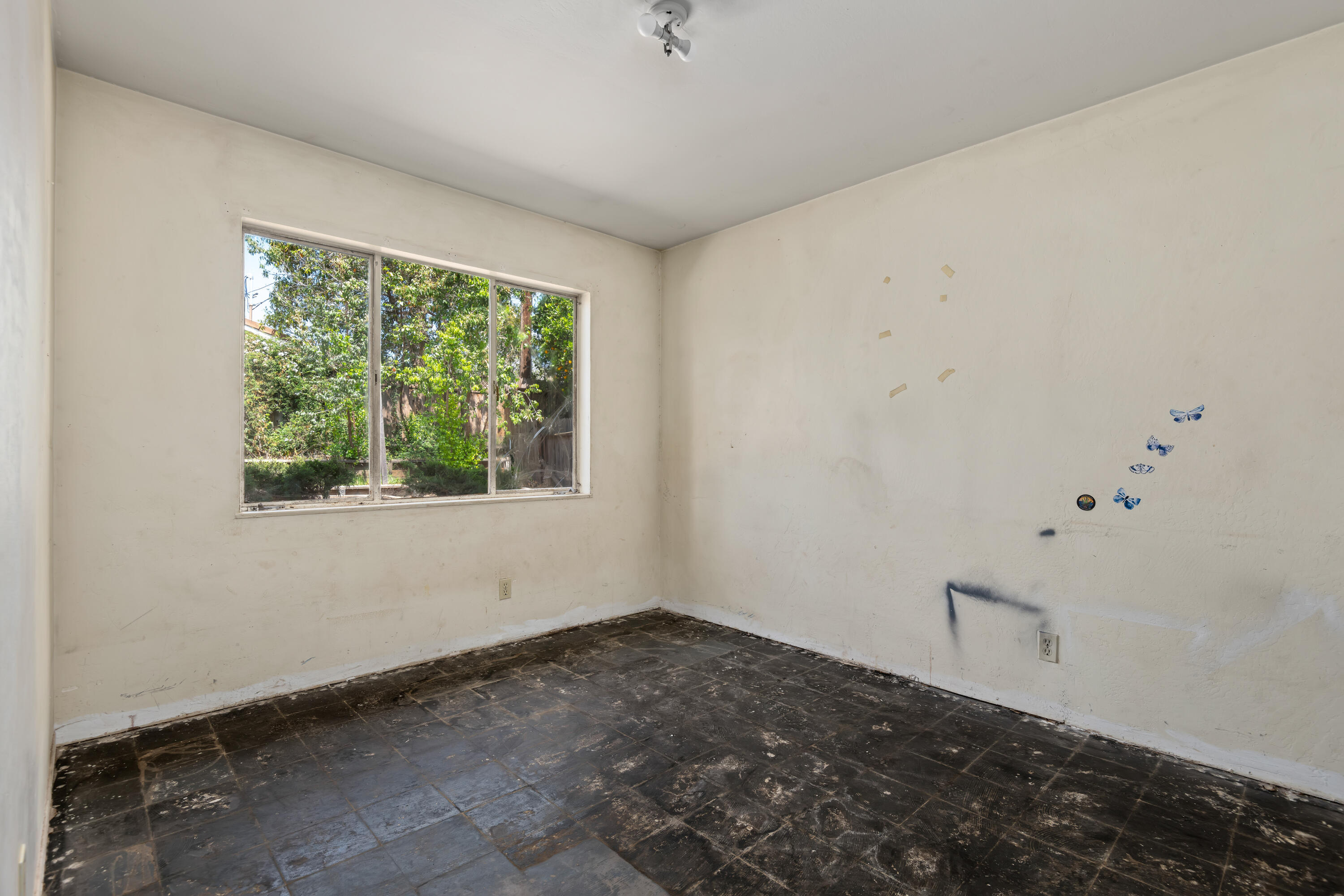 6242 Guava Avenue Goleta, CA 93117 - Photo 14 of 19 an empty room with a window