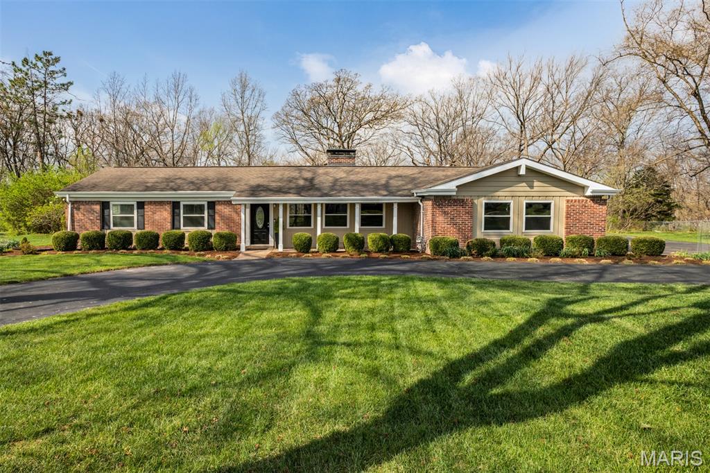 27 Chesterton Lane Chesterfield, MO 63017 - Photo 1 of 38