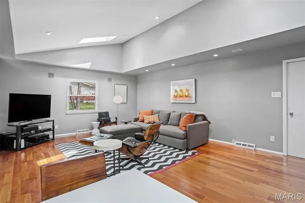 $669,000 | 27 Chesterton Lane, Chesterfield, MO 63017