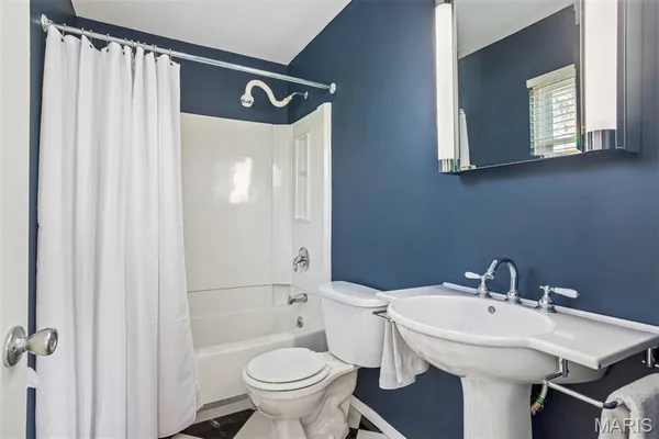 $669,000 | 27 Chesterton Lane, Chesterfield, MO 63017