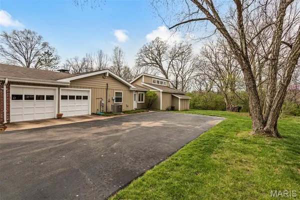 $669,000 | 27 Chesterton Lane, Chesterfield, MO 63017