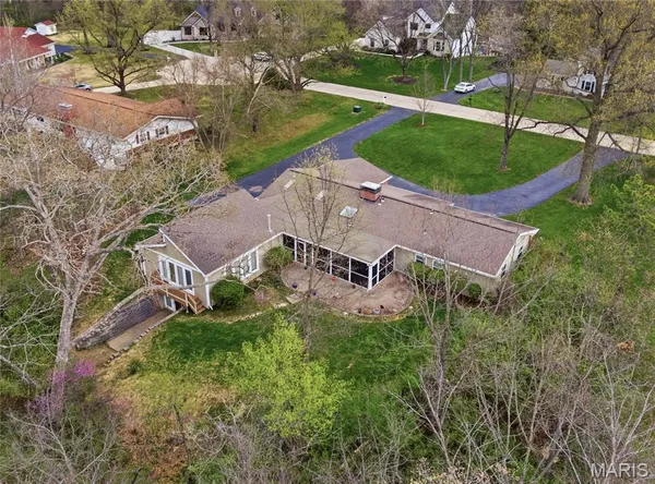 $669,000 | 27 Chesterton Lane, Chesterfield, MO 63017