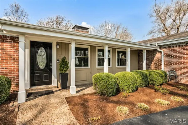 $669,000 | 27 Chesterton Lane, Chesterfield, MO 63017