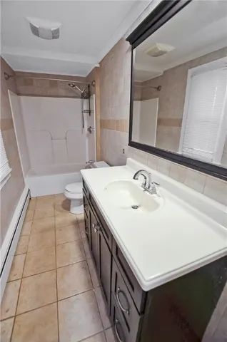 $2,500 | 292 Pleasant Street, Unit 1, East Providence, RI 02916