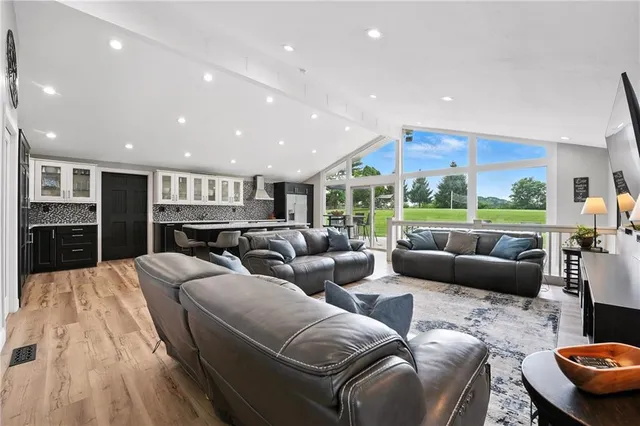 $1,099,000 | 251 Myers Lane, Allison Park, PA 15101