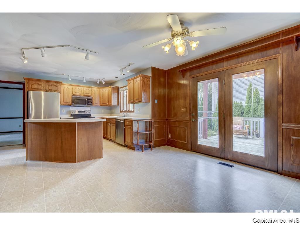 3101 Red Bud Lane Springfield, IL 62712 - Photo 13 of 36 Gallery Image 13