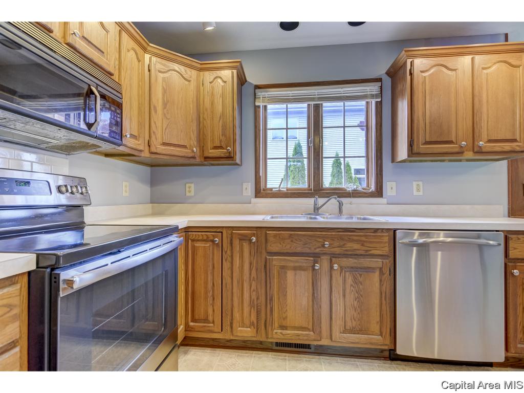 3101 Red Bud Lane Springfield, IL 62712 - Photo 17 of 36 Gallery Image 17
