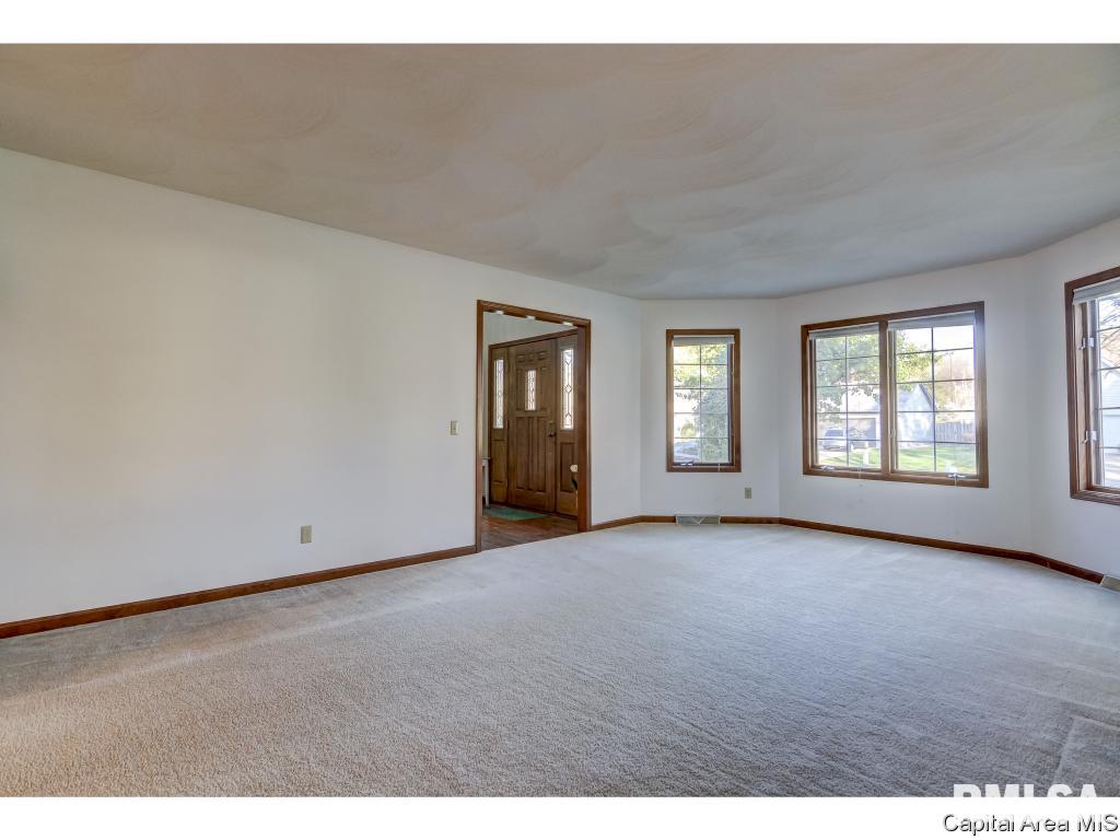 3101 Red Bud Lane Springfield, IL 62712 - Photo 6 of 36 Gallery Image 6