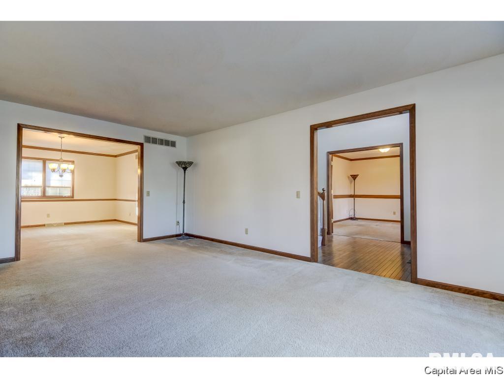 3101 Red Bud Lane Springfield, IL 62712 - Photo 7 of 36 Gallery Image 7
