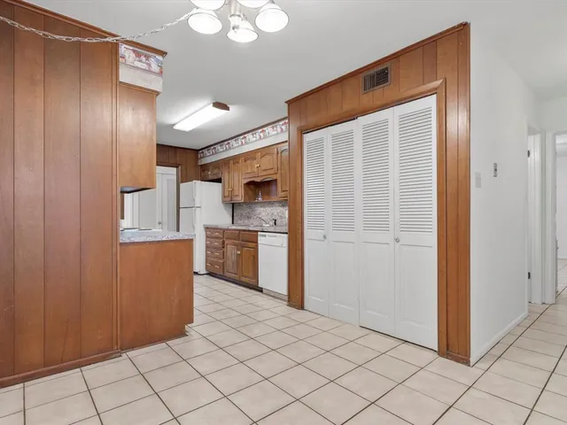 $1,600 | 4804 South Drive, Fort Worth, TX 76132